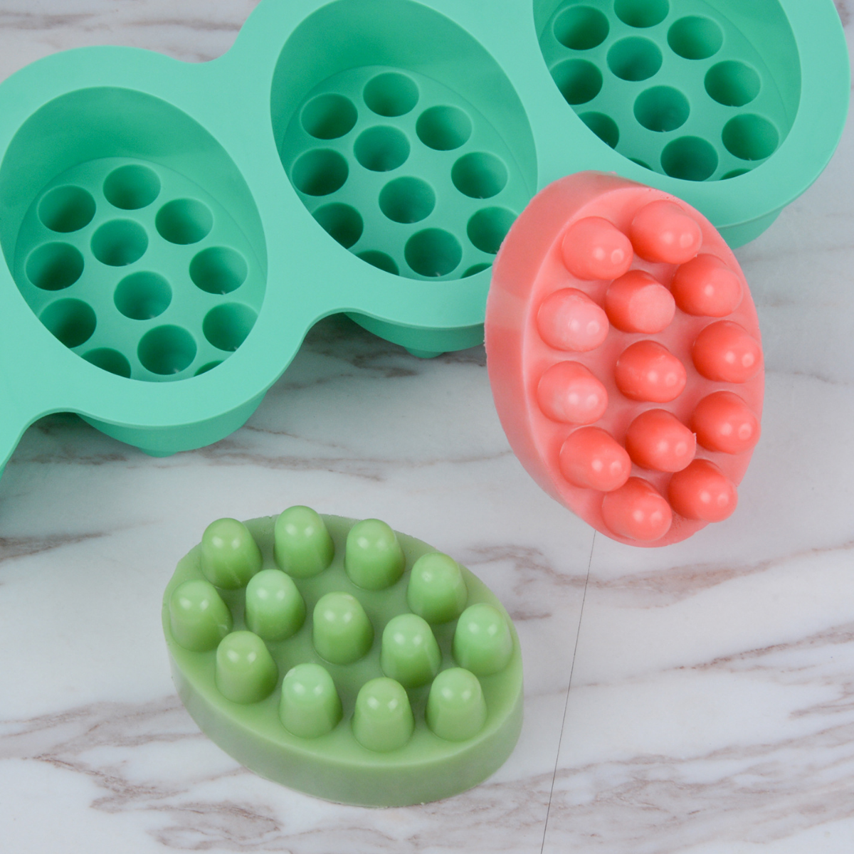 4 Hole Oval Massage Soap Silic - Soap Making Guide For Beginners のレビューと価格